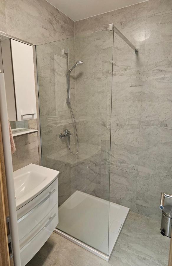 Studio Apartman Borlin Karlovac Buitenkant foto