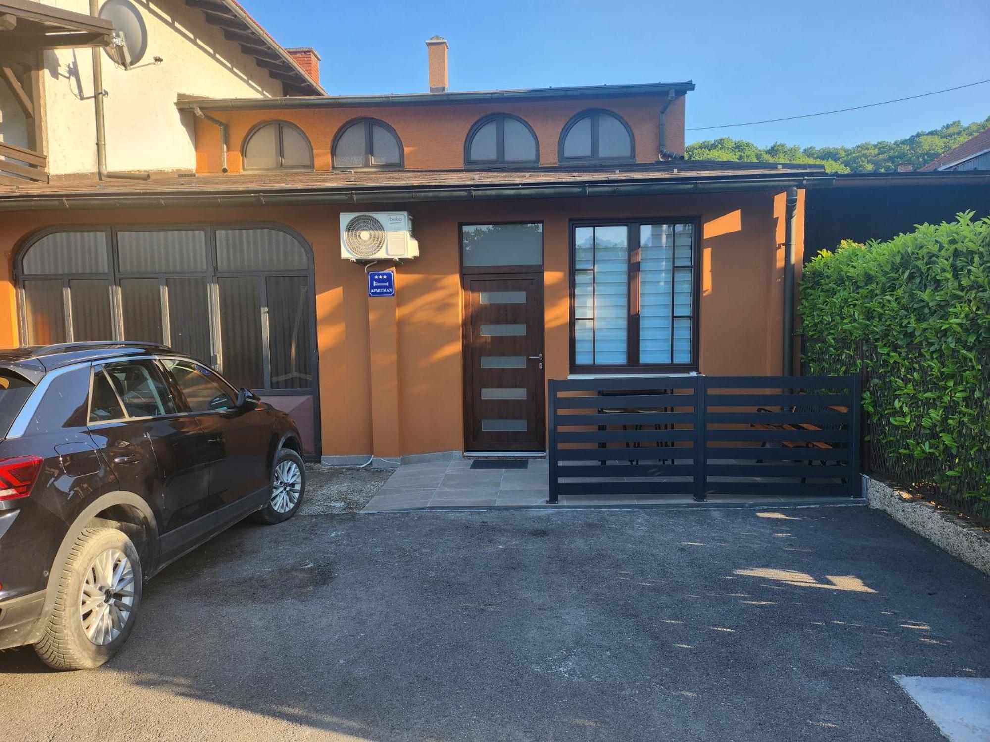Studio Apartman Borlin Karlovac Buitenkant foto